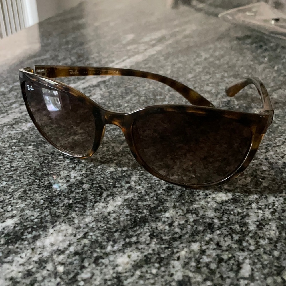 Cat eye Ray Bans